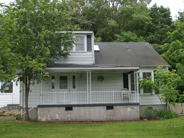 415 Millsaps Rd — Photo 2