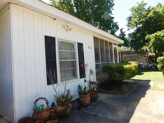 3rd image of 306 Briardale Ave