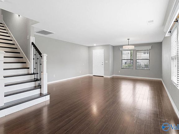 4th image of 132 Sedgewick Dr