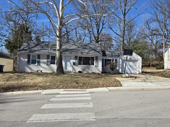 915 Westglen Dr, Saint Louis, MO 63126