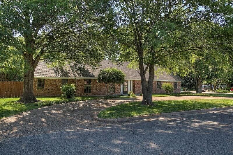 1st image of 23 Mullaney Dr