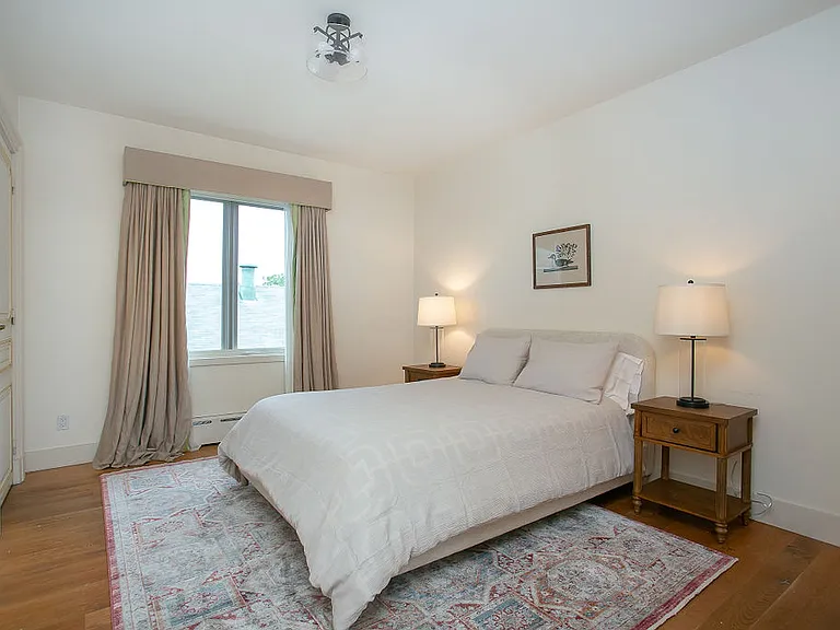 18 Sheffield Ave #2 — Photo 5