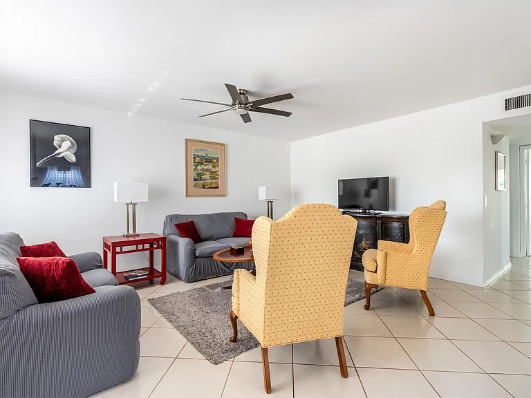 369 Capri E #369-H — Photo 13
