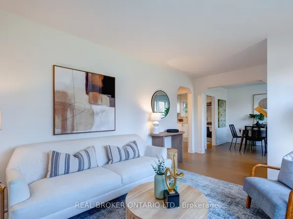 40 Stamford Sq N, Toronto, ON M1L 1X6