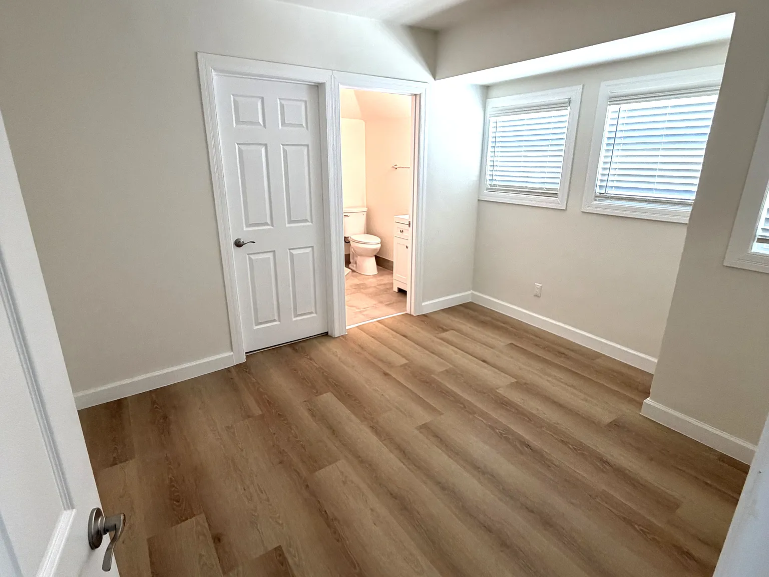 3 bed, 1234 sqft, $3,200 — Photo 4