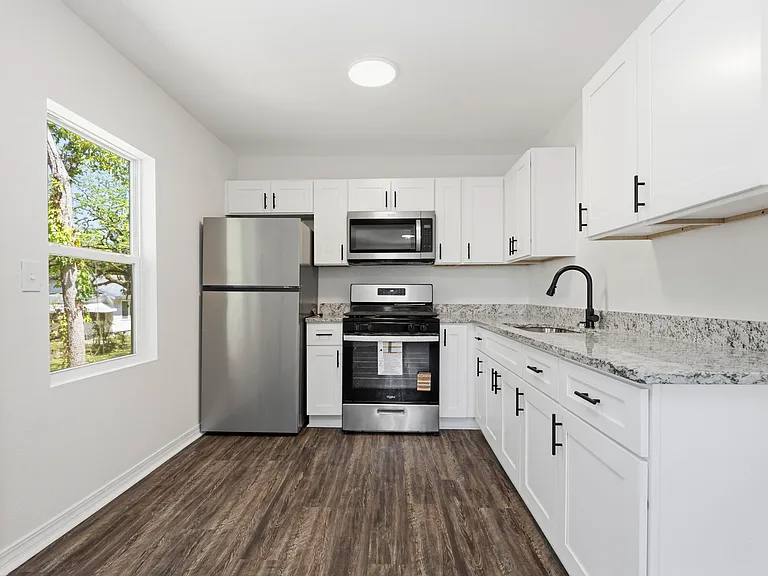 377 Tuttle Ave #A — Photo 18