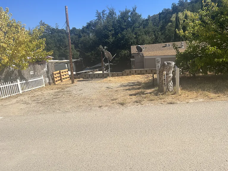 Resthaven Mobile Home Park — Photo 27