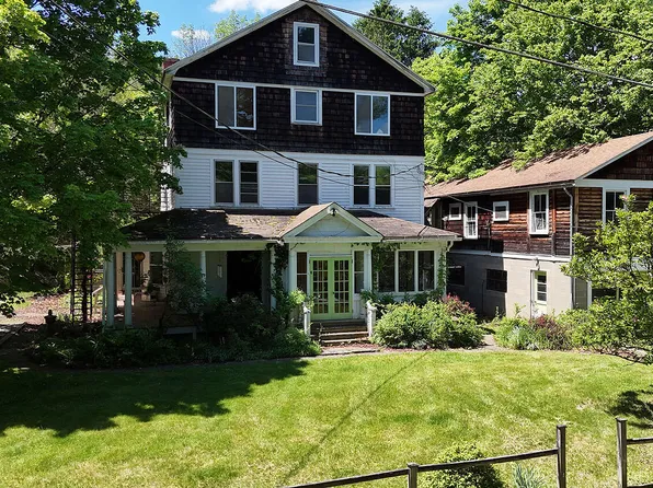 62 Delaware Ave, Damascus, PA 18415
