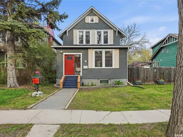 2035 Elphinstone STREET, Regina, SK S4T 3N5