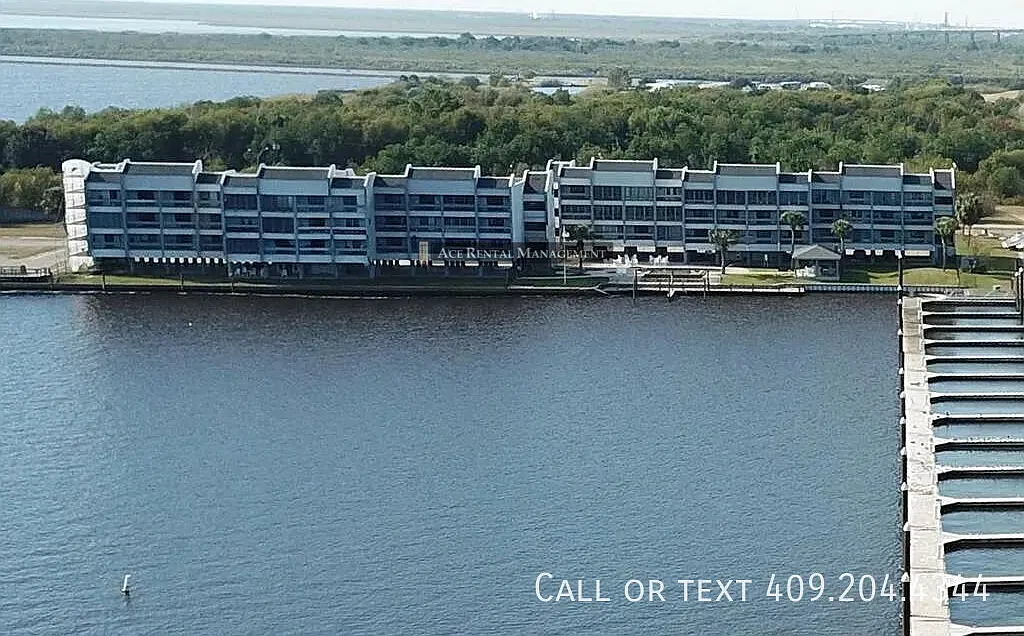 Coming Soon! Waterfront Condo! Waterfront Living at Its Best! Furnished for $1800/Month. — Photo 1