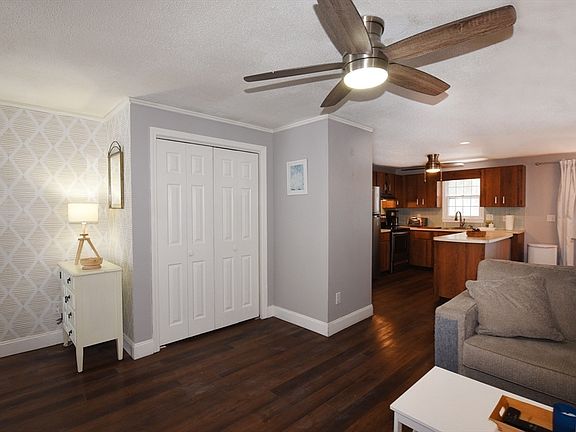 4th image of 102 Twin Lakes Dr Unit 102