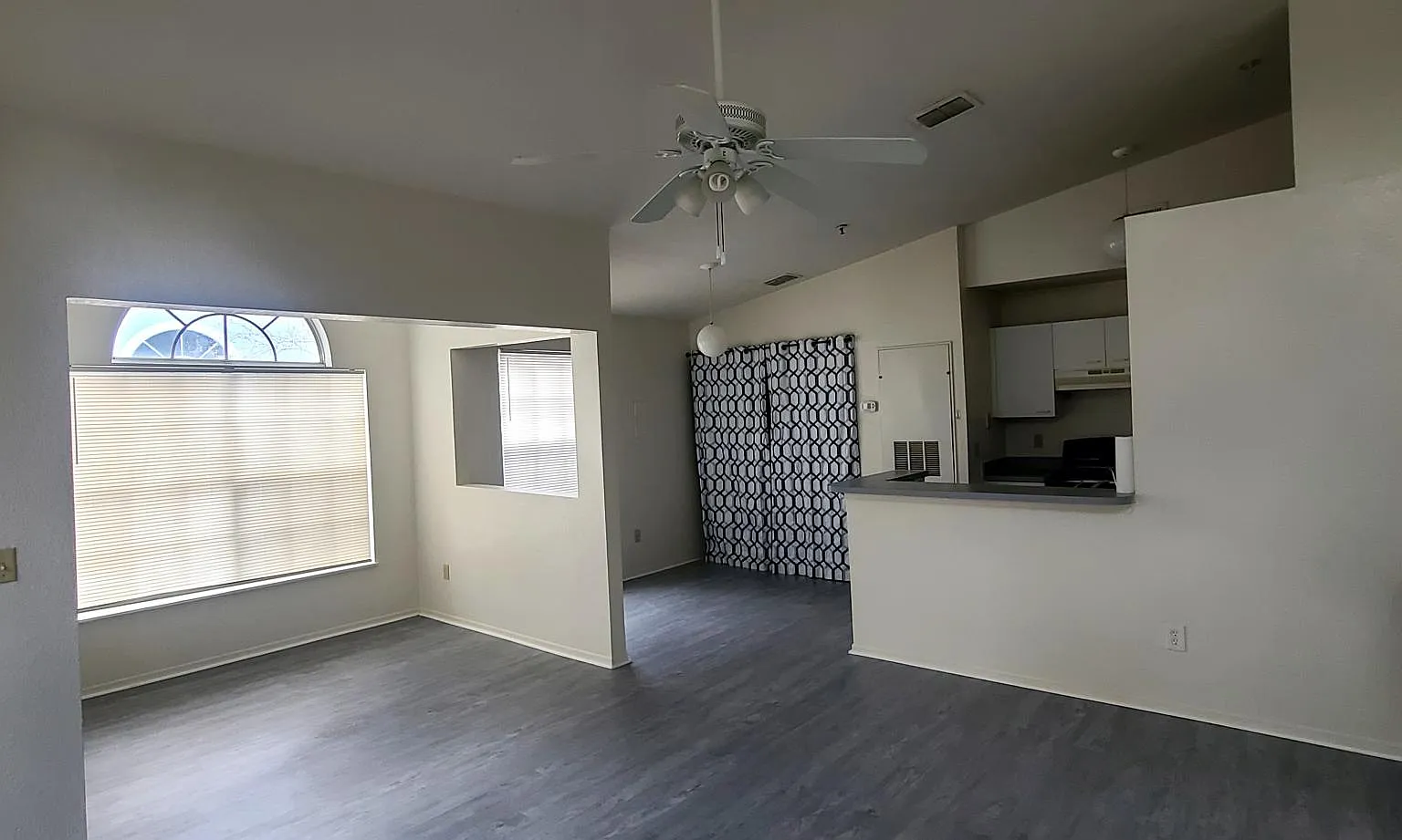 2 bed, 1098 sqft, $1,625 — Photo 2