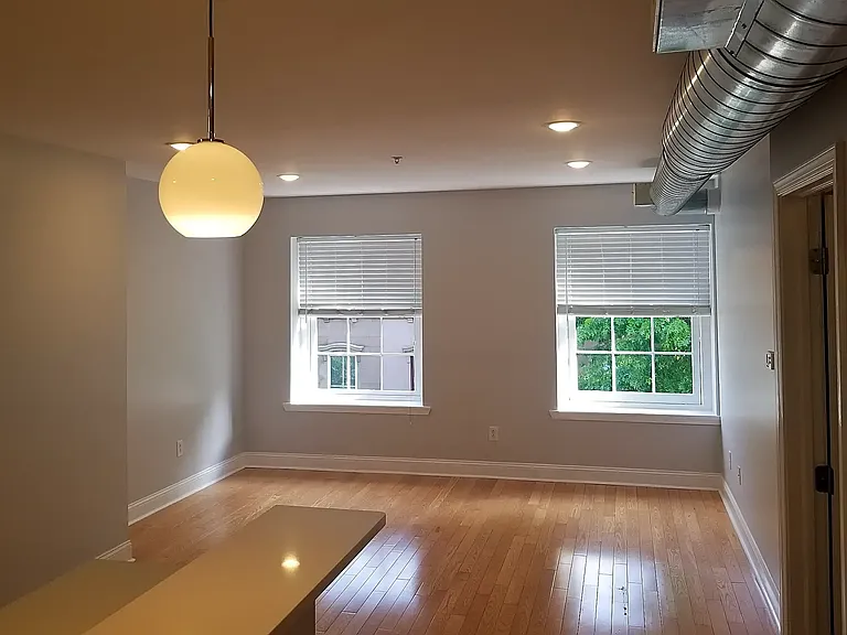 Spruce Street Apartments — Photo 4