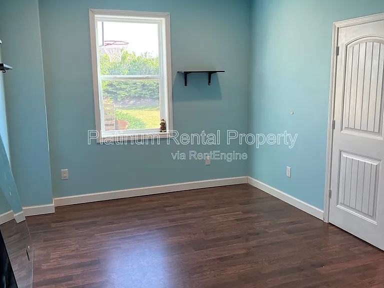 4770 Leatherstone Way — Photo 36