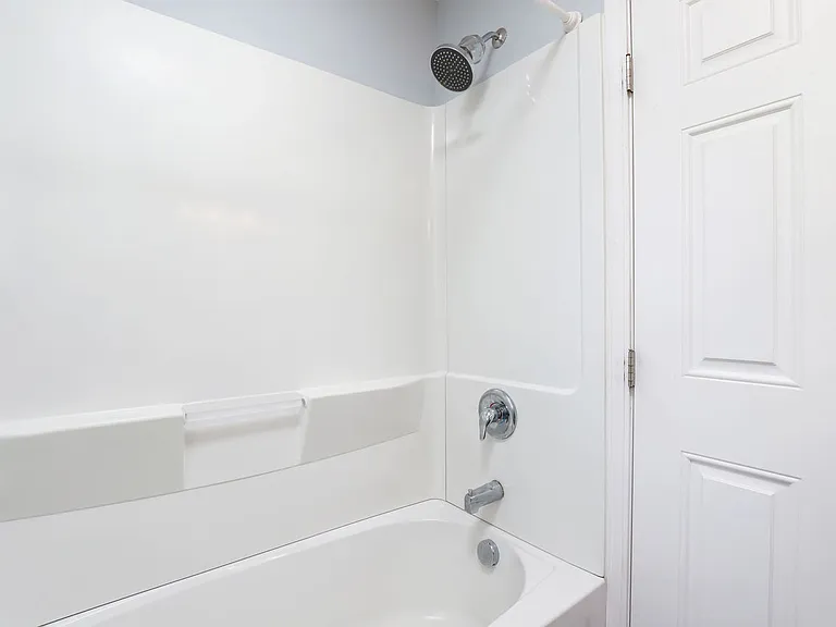 2434 Pinecrest Ave — Photo 9