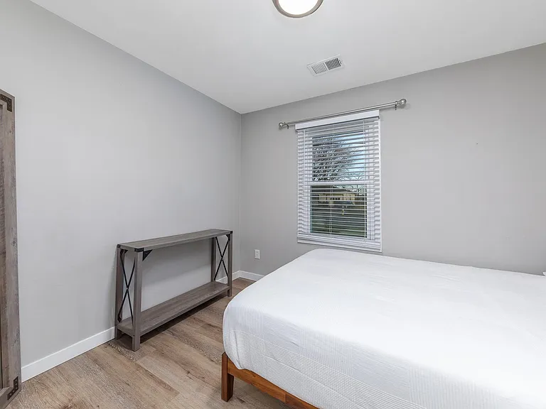 1021 Olympia Dr — Photo 18