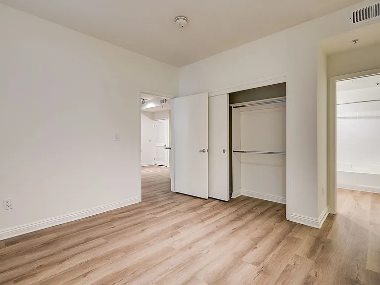 Old Pasadena Collection Apartments — Photo 21