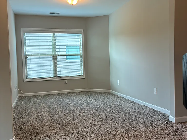 1335 Hampton Oaks Dr — Photo 15