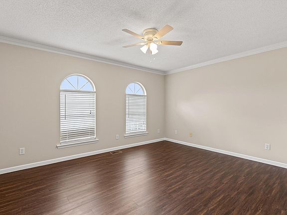 5th image of 1700 Water Oak Dr