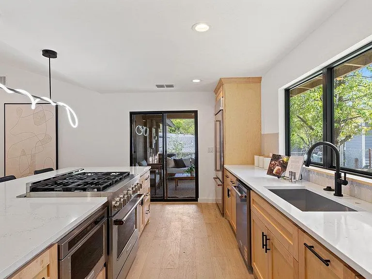 2503 Rockingham Dr — Photo 14