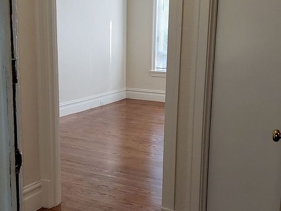 3rd image of 955 Bush St APT 302