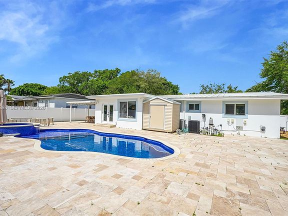 4th image of 30 Bentley Dr