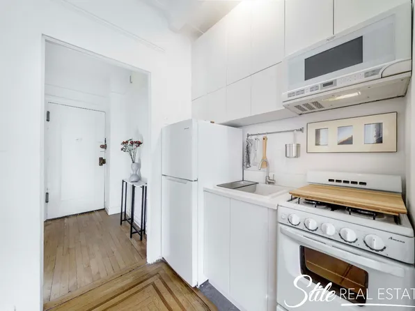 277 Washington Avenue 5J image 3 of 10
