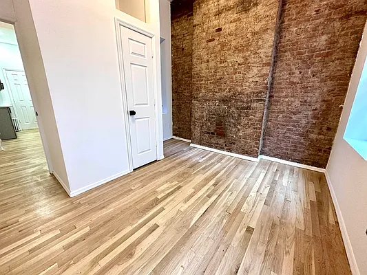 Rented by J PRESTON AND ASSOCIATES INC | media 10