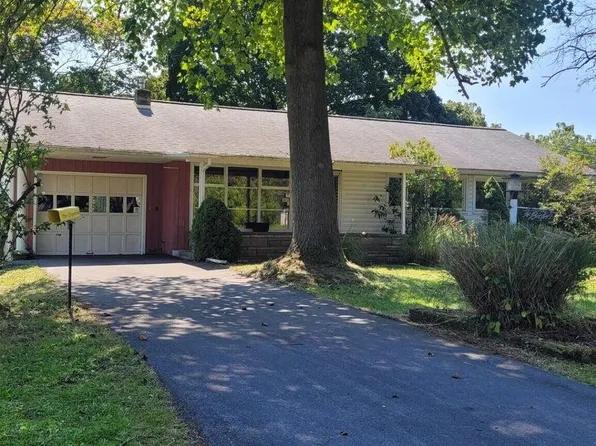 2759 Woodward Ave, Lock Haven, PA 17745