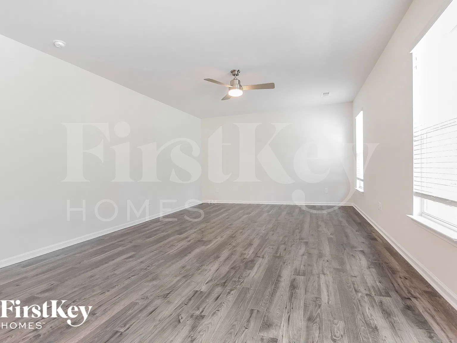 4 bed, 2.0 bath, 2448 sqft, $2,530 — Photo 3