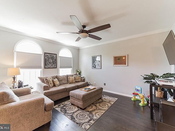 5th image of 106 Mandalay Dr