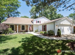 862 Thornton Ln, Buffalo Grove, IL 60089