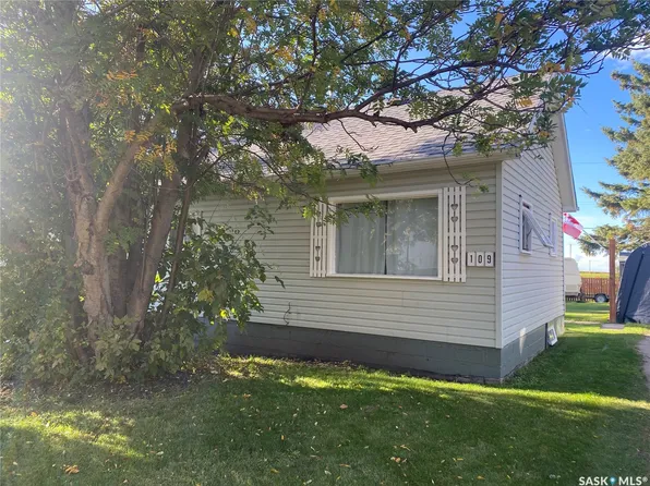 109 First Avenue, Parkside, SK S0J 2A0