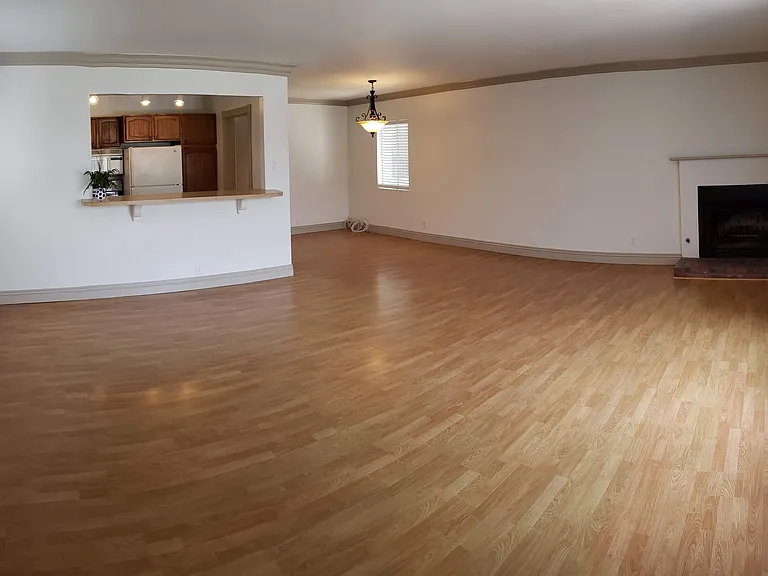 37 Roswell Ave — Photo 14