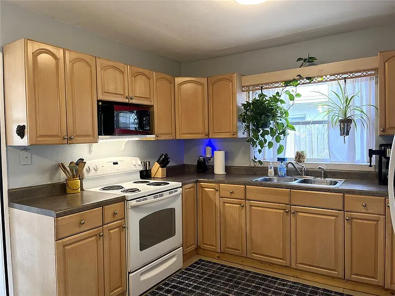 N Lotus Dr — Photo 8