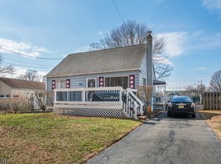 26 Green Rd, Mine Hill, NJ 07803