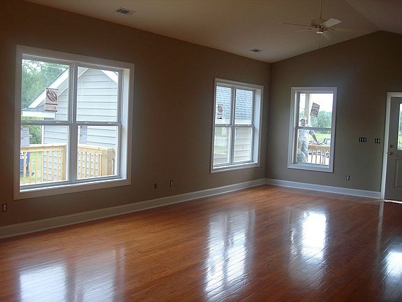2nd image of 35 Kings Ct