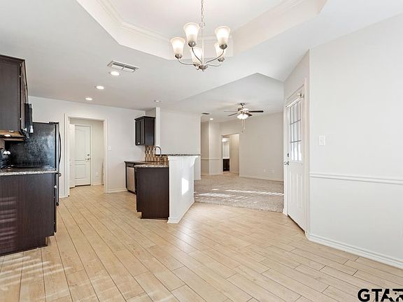 5th image of 815 E Grande Blvd Building D-104