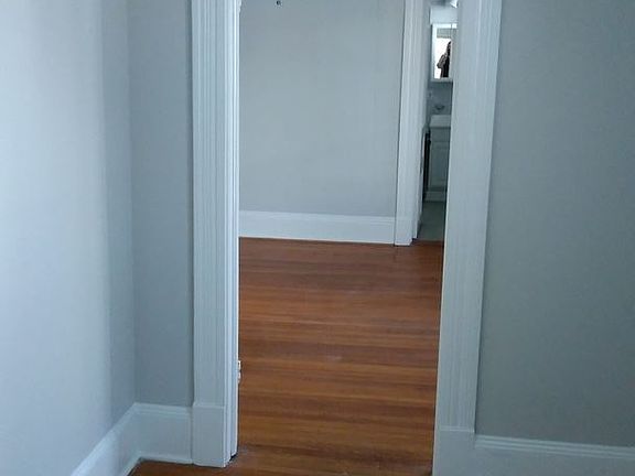 2nd image of 130 Tate St APT 3