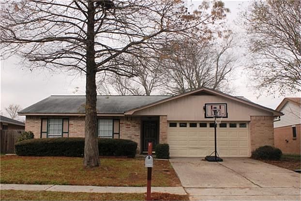 1st image of 4918 Meadow Place Dr