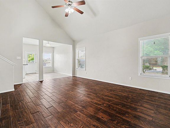 5th image of 400 Falcon Ln