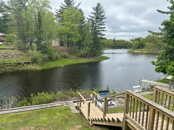 1686 Middle Point Dr, Alger, MI 48610