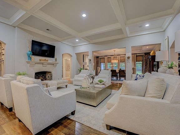5th image of 651 Justana Dr