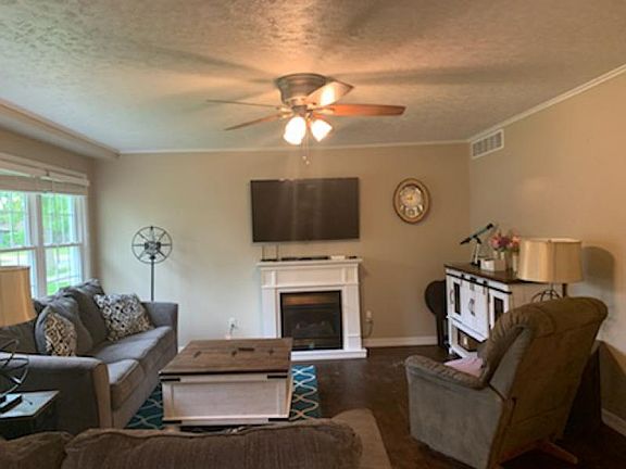 3rd image of 7052 Clabuesch St