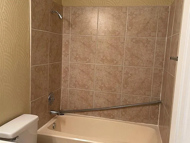 8704 Pineridge Dr #A — Photo 10