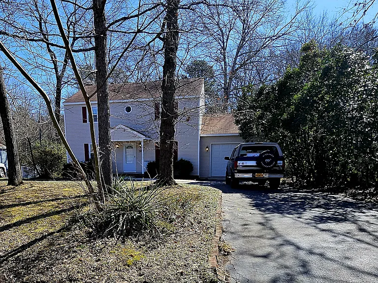 3809 Seamist Rd — Photo 2