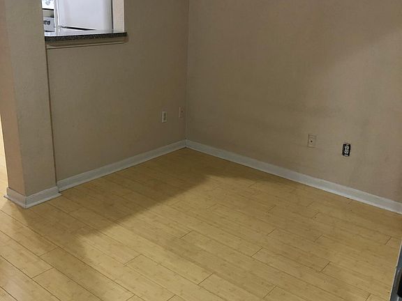 3rd image of 860 N Orange Ave APT 117
