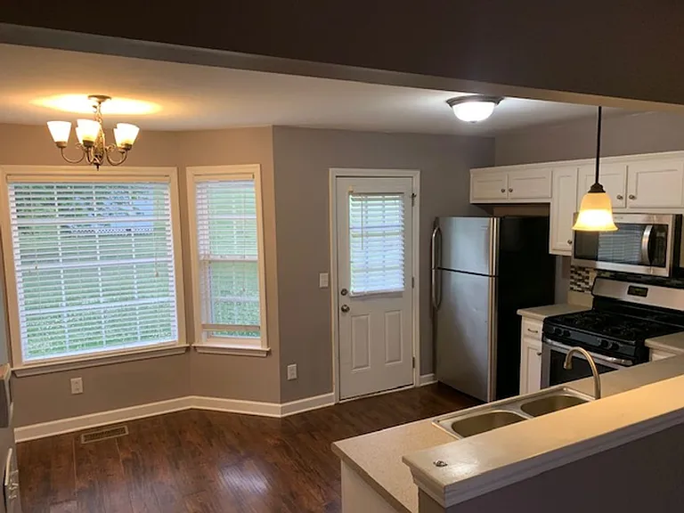 2244 Dewey Dr — Photo 8