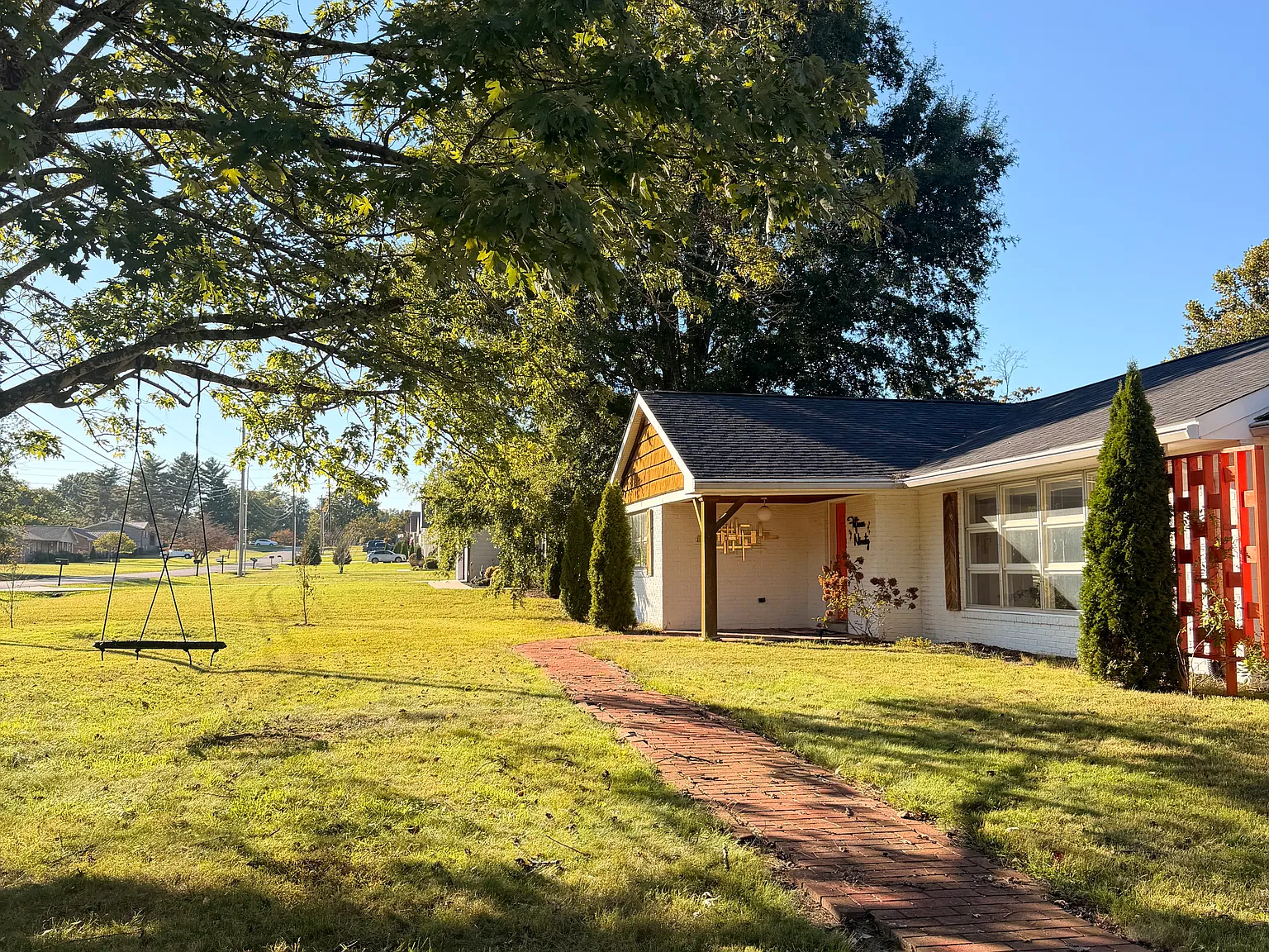 3 bed, 1822 sqft, $2,500 — Photo 2