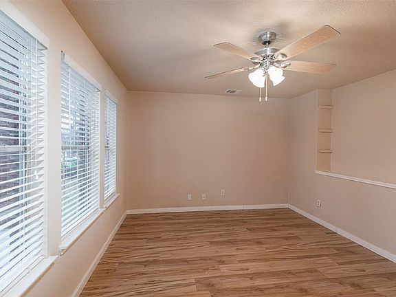 3rd image of 2619 Pine Shadows Dr